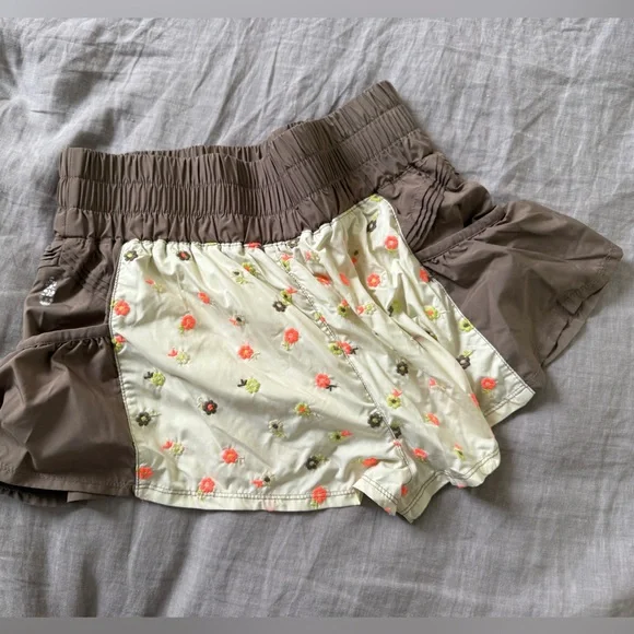 Free People Get Your Flirt On shorts, size small - Picture 2 of 2